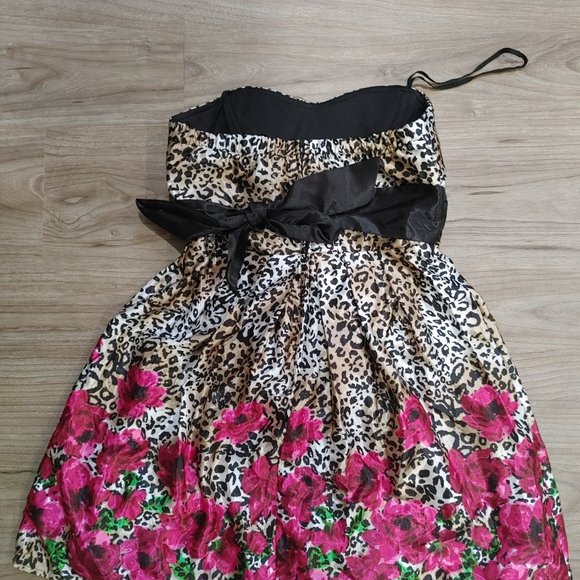 New without tags dress size 8 - Picture 3 of 3